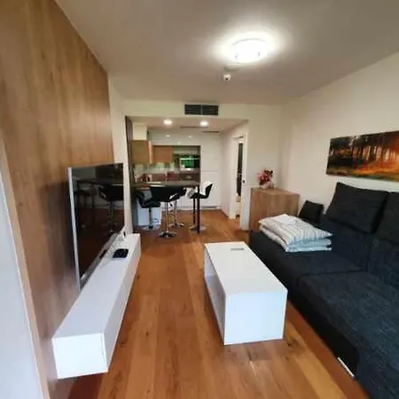 Green Apartmany Celadna Exterior photo